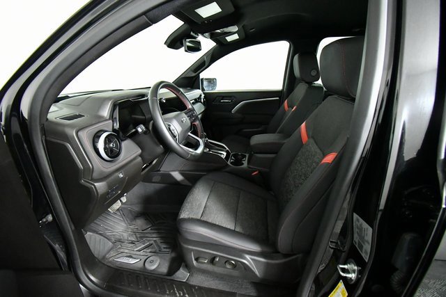 Used 2024 Chevrolet Colorado Z71 w/ Z71 Convenience Package 2 image 5