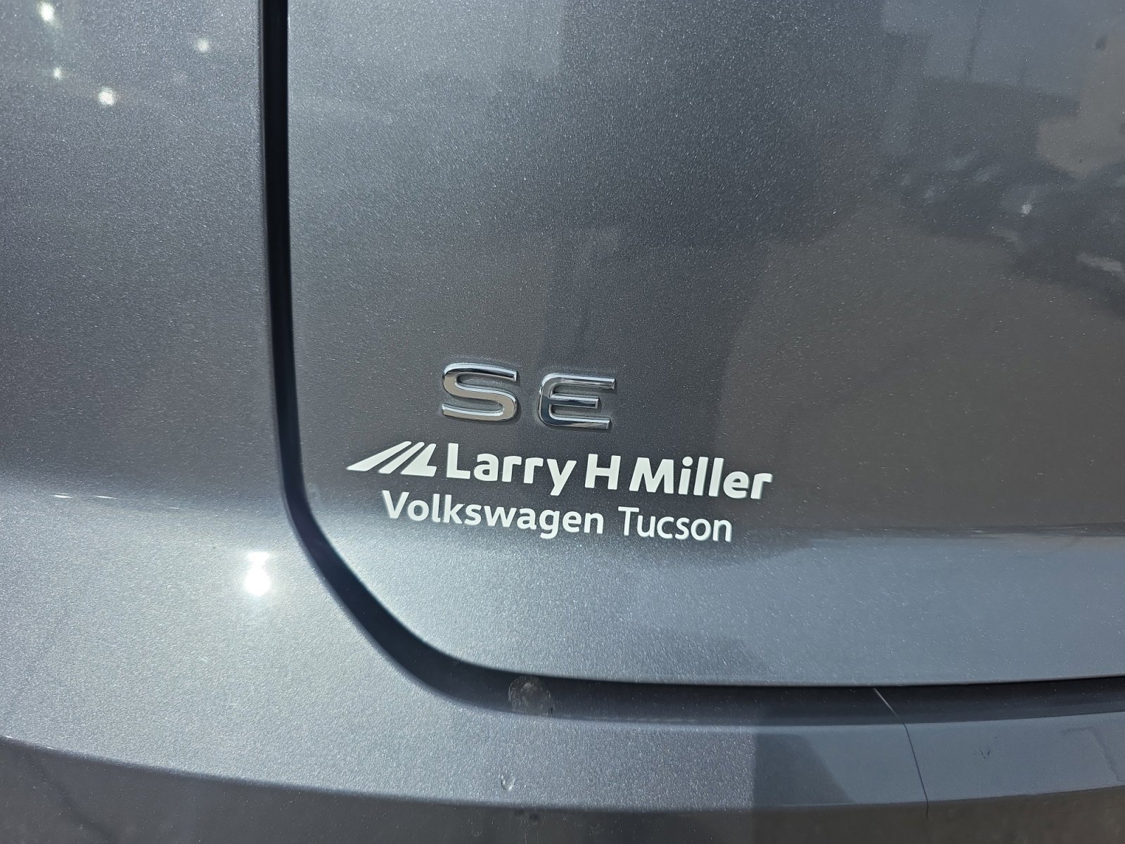 Used 2020 Volkswagen Atlas Cross Sport SE w/ Panoramic Sunroof Package image 24