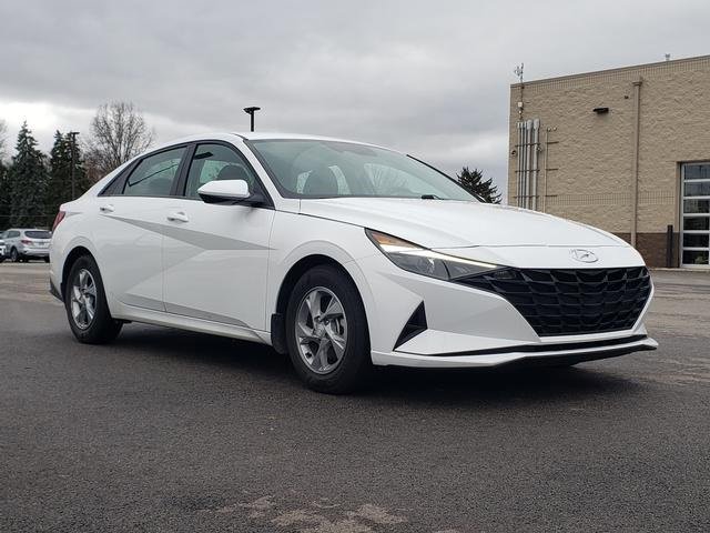 Used 2023 Hyundai Elantra SE w/ Winter Weather Package image 7