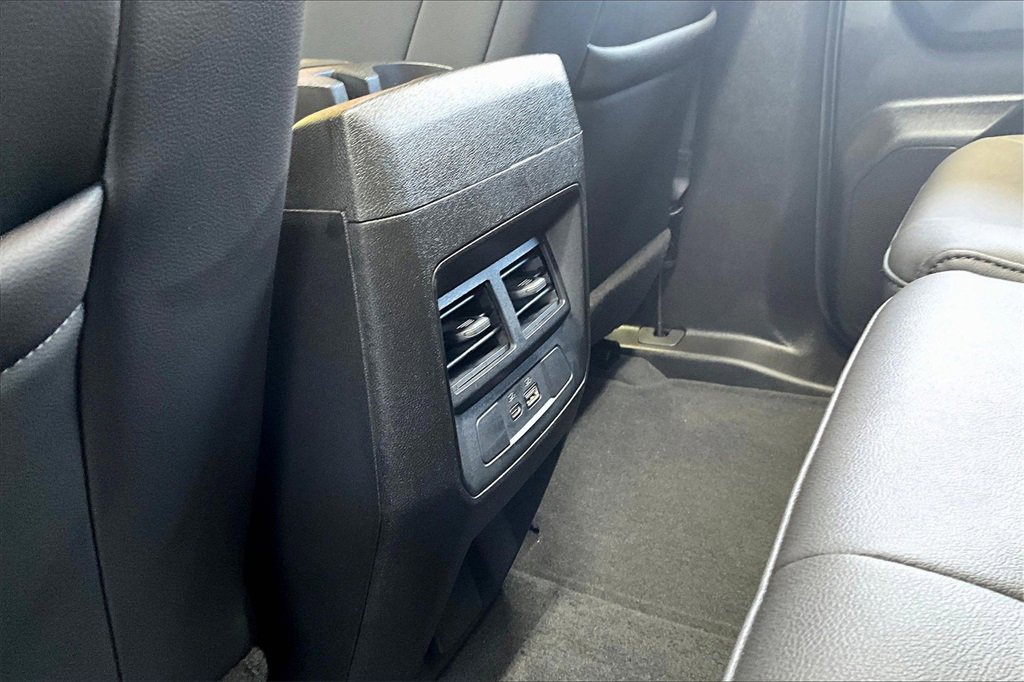 Used 2024 Chevrolet Colorado LT w/ LT Convenience Package III image 12