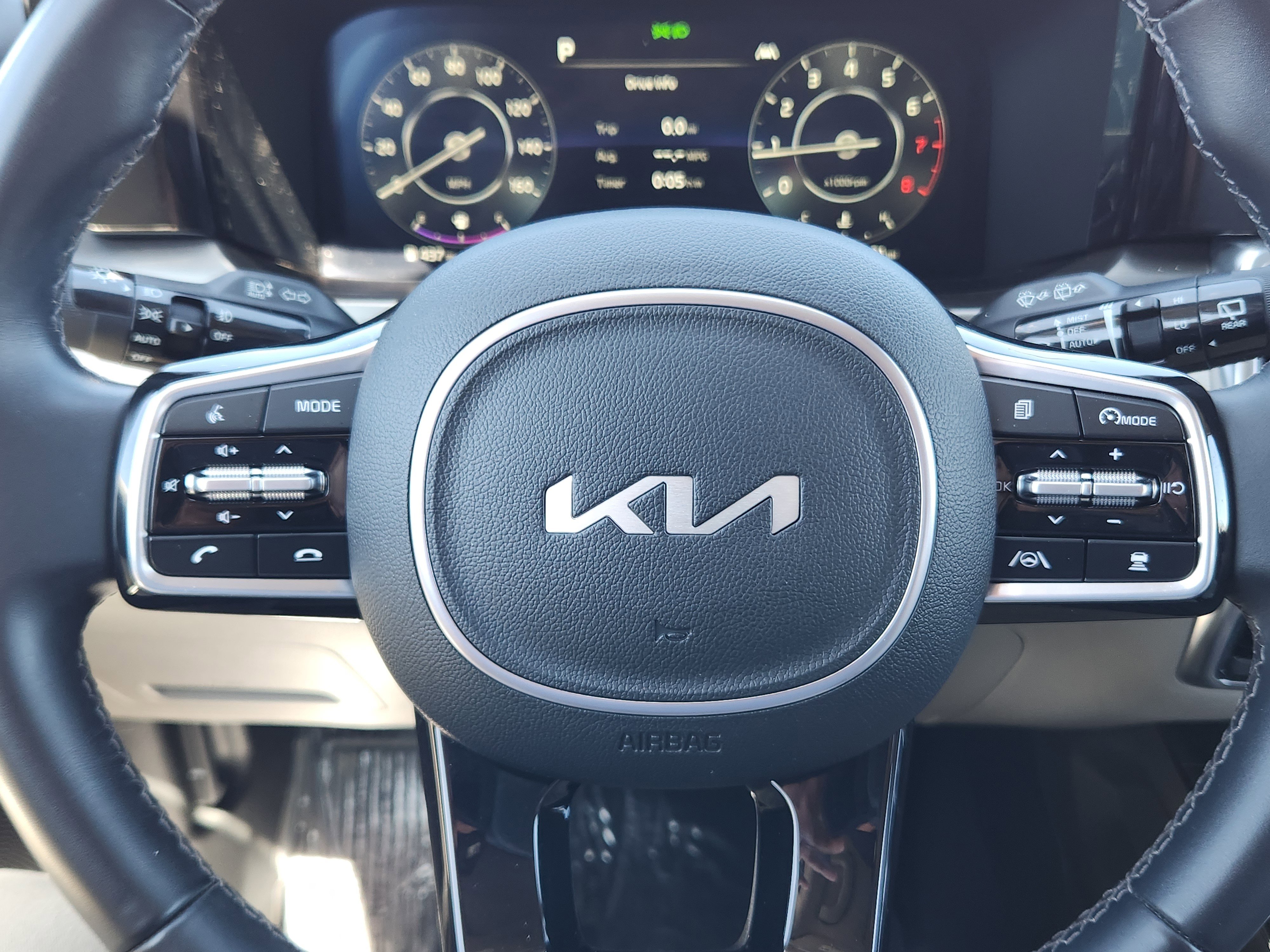 Used 2023 Kia Sorento SX image 7