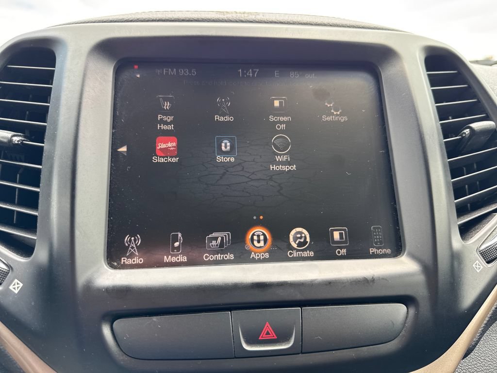 Used 2015 Jeep Cherokee Latitude w/ Cold Weather Group AWD/4WD image 24