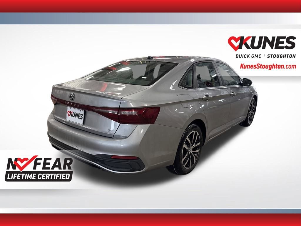 Used 2025 Volkswagen Jetta SE image 11