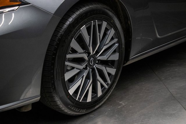 Used 2024 Nissan Altima 2.5 SV image 7