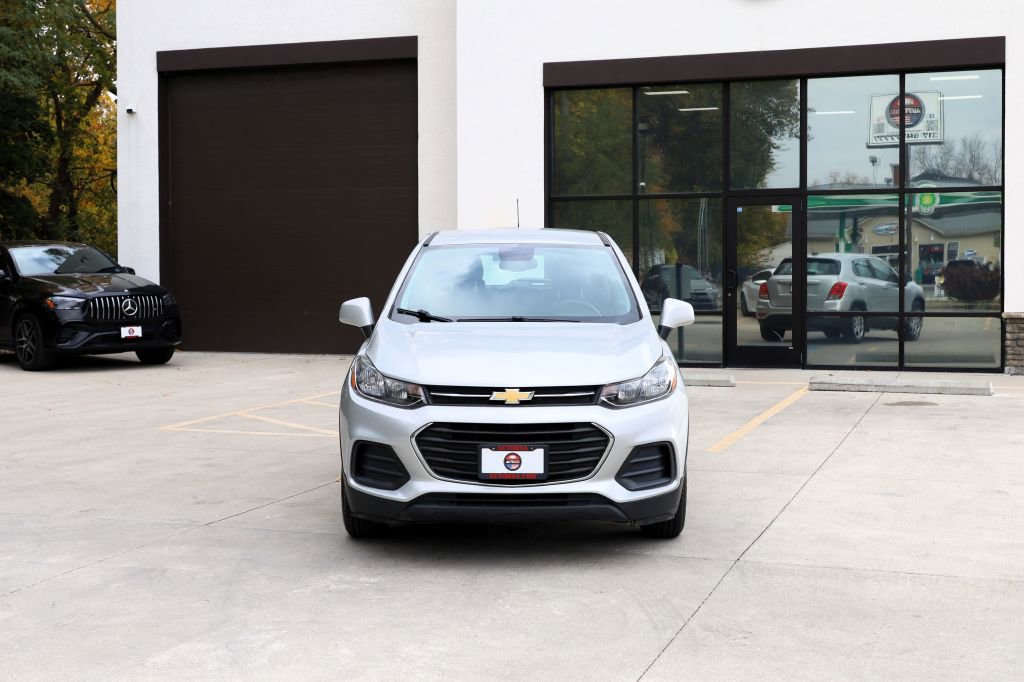 Used 2017 Chevrolet Trax LS image 2