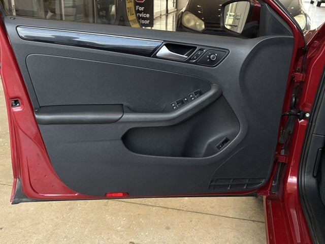 Used 2017 Volkswagen Jetta SEL FWD image 9
