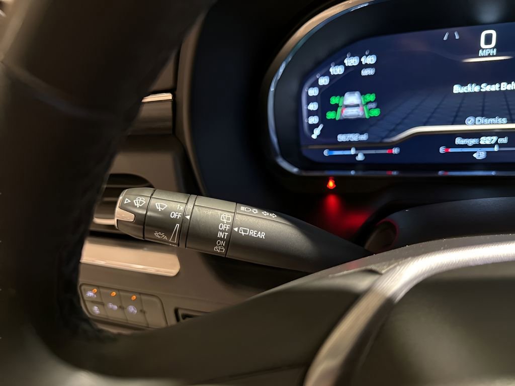 Used 2023 GMC Yukon SLT image 29