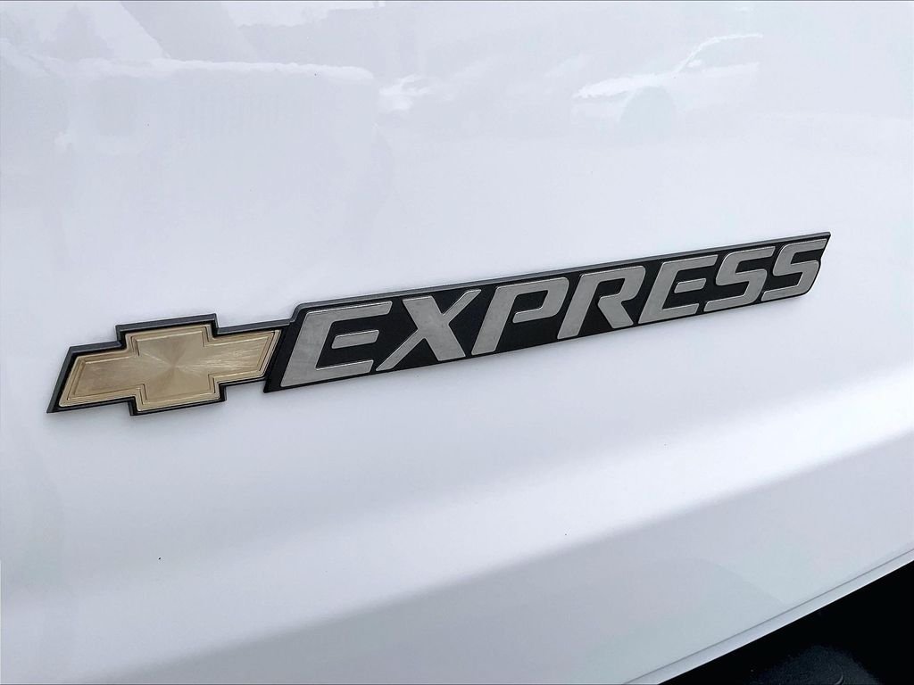 Used 2025 Chevrolet Express 3500 LT w/ LT Preferred Equipment Group RWD image 27