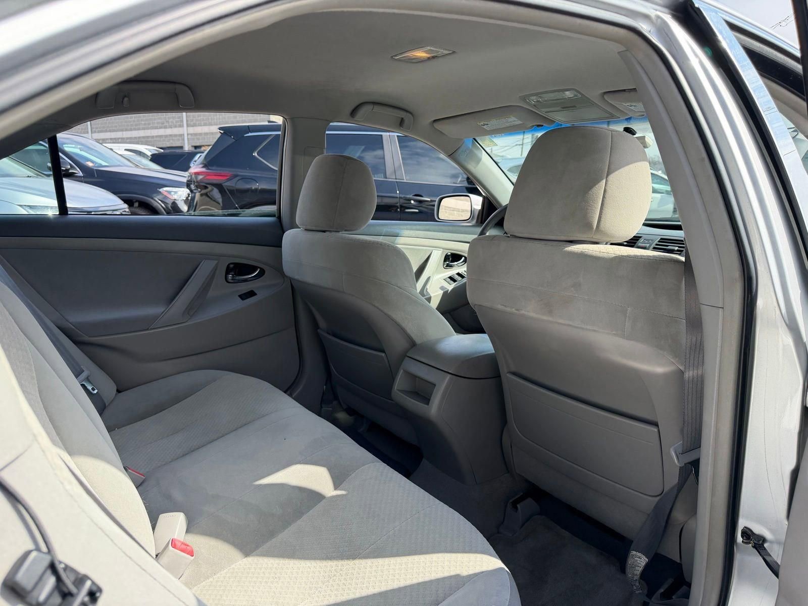 Used 2009 Toyota Camry LE image 12