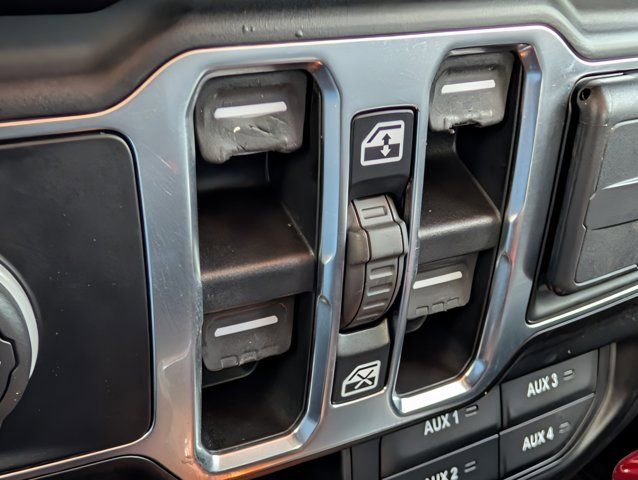 Used 2021 Jeep Gladiator Sport image 19