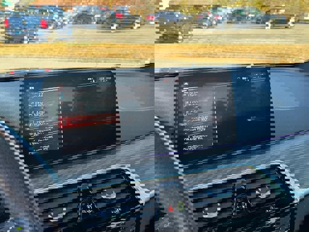 Used 2021 BMW 530i xDrive w/ Premium Package image 26