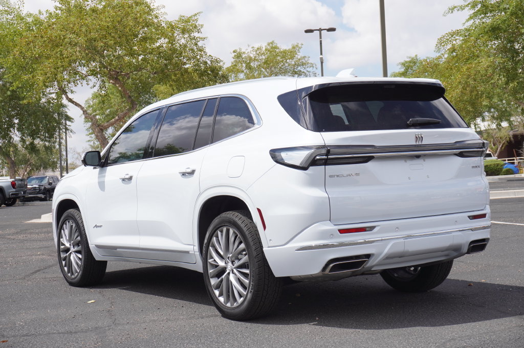 Used 2026 Buick Enclave Avenir w/ Super Cruise Package FWD image 4