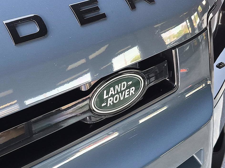 Used 2023 Land Rover Defender 90 SE AWD/4WD image 37