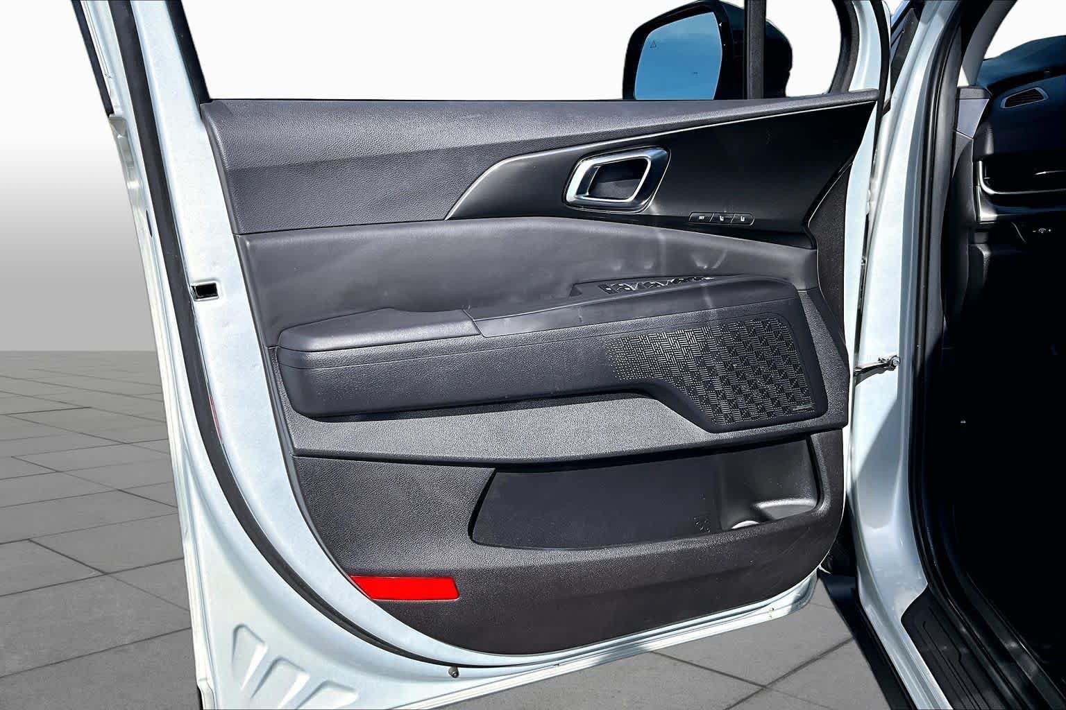 Certified 2025 Kia Carnival SX Prestige FWD image 22