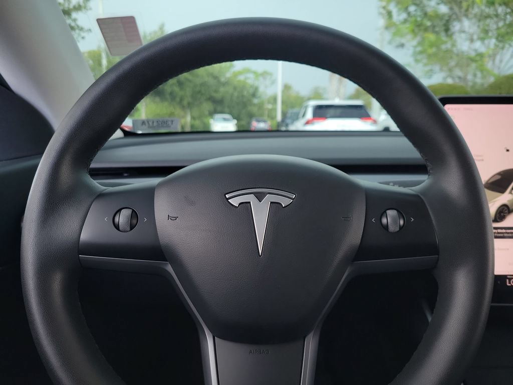 Used 2021 Tesla Model Y Long Range AWD/4WD image 8