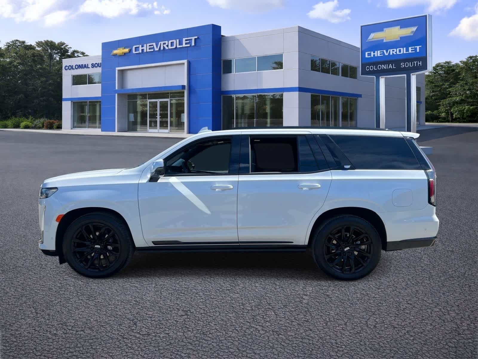 Used 2024 Cadillac Escalade Sport Platinum w/ LPO, ONYX Package AWD/4WD image 3