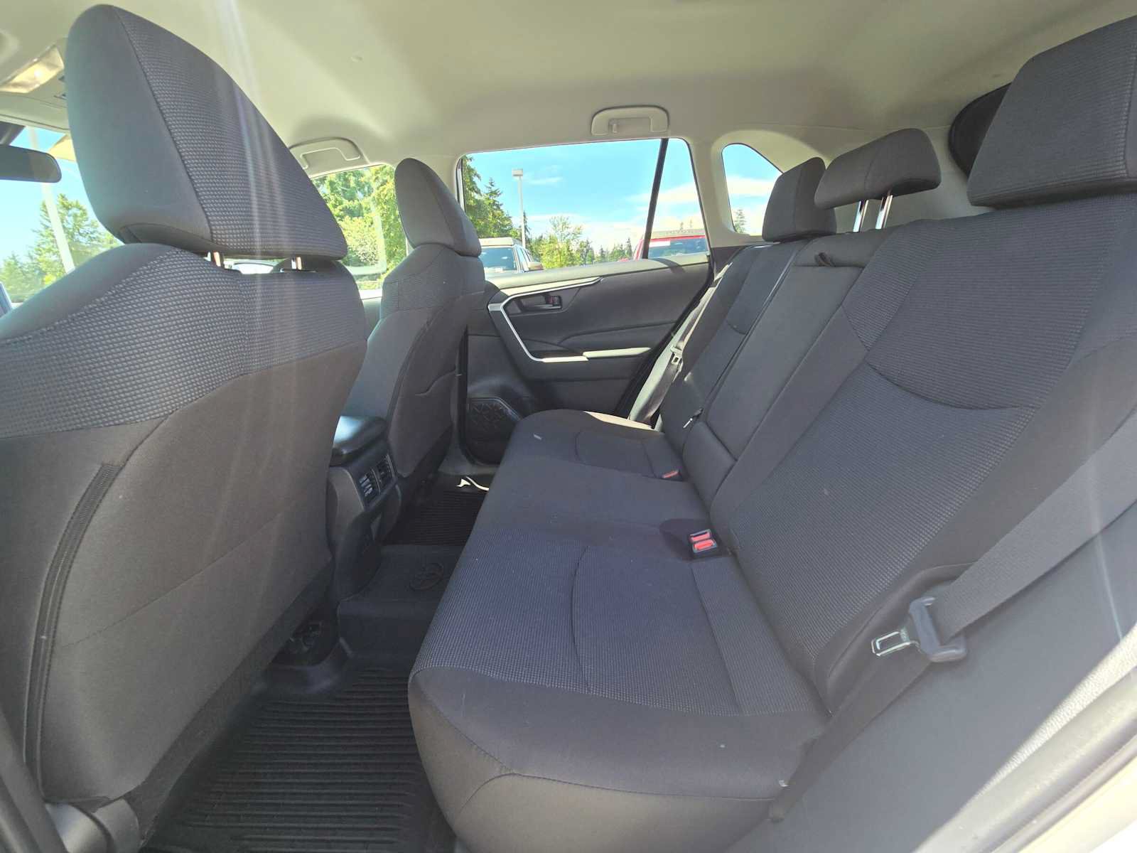 Used 2025 Toyota RAV4 LE AWD/4WD image 16
