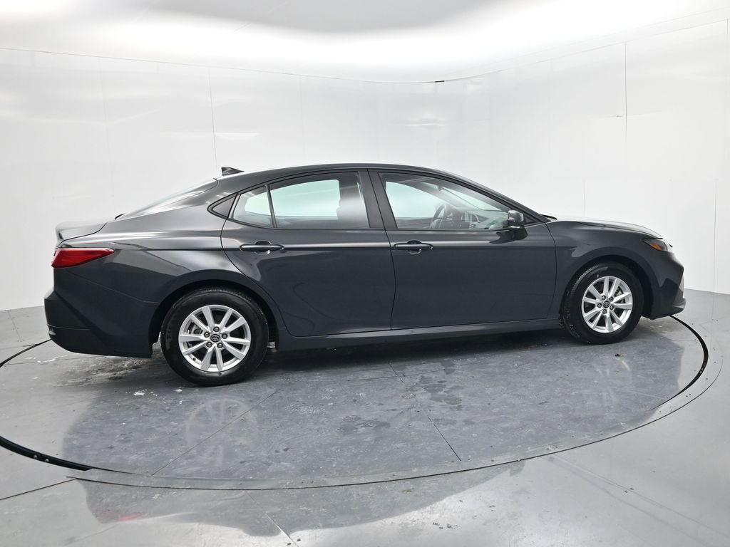 Used 2025 Toyota Camry LE image 8