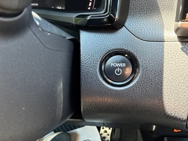 Used 2025 Toyota Camry SE FWD image 30