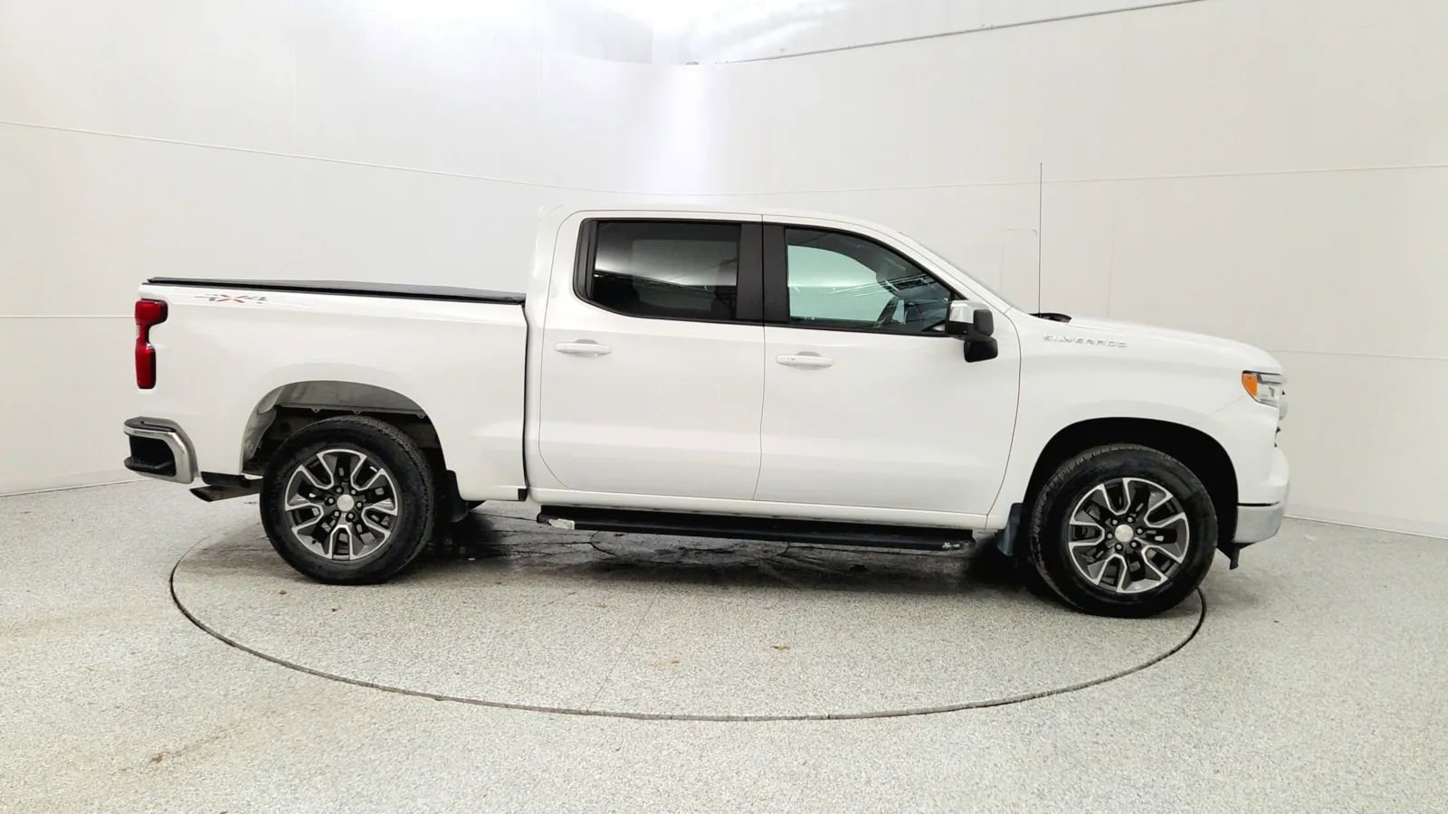 Used 2023 Chevrolet Silverado 1500 LT image 8