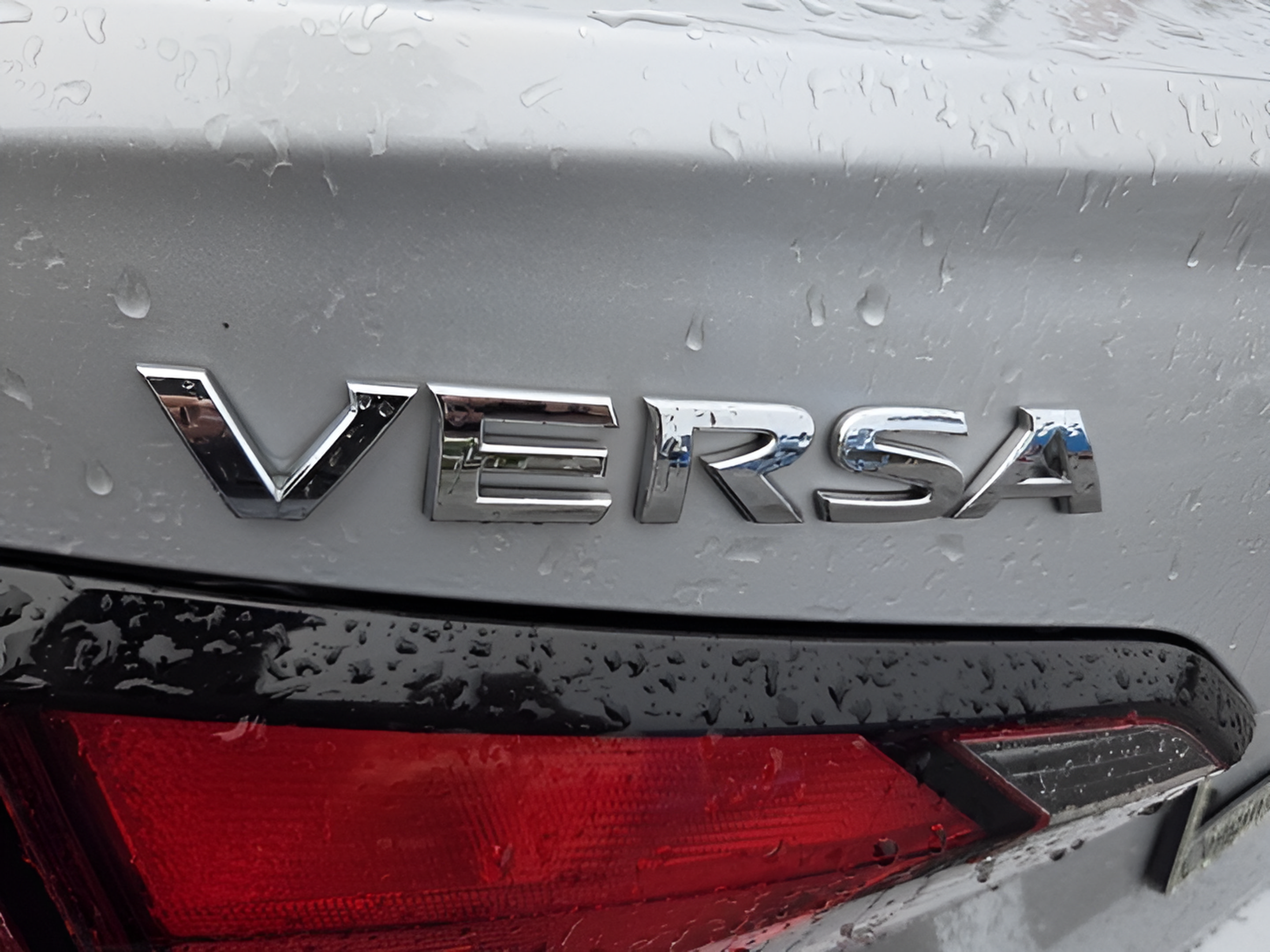 Used 2025 Nissan Versa SV FWD image 29