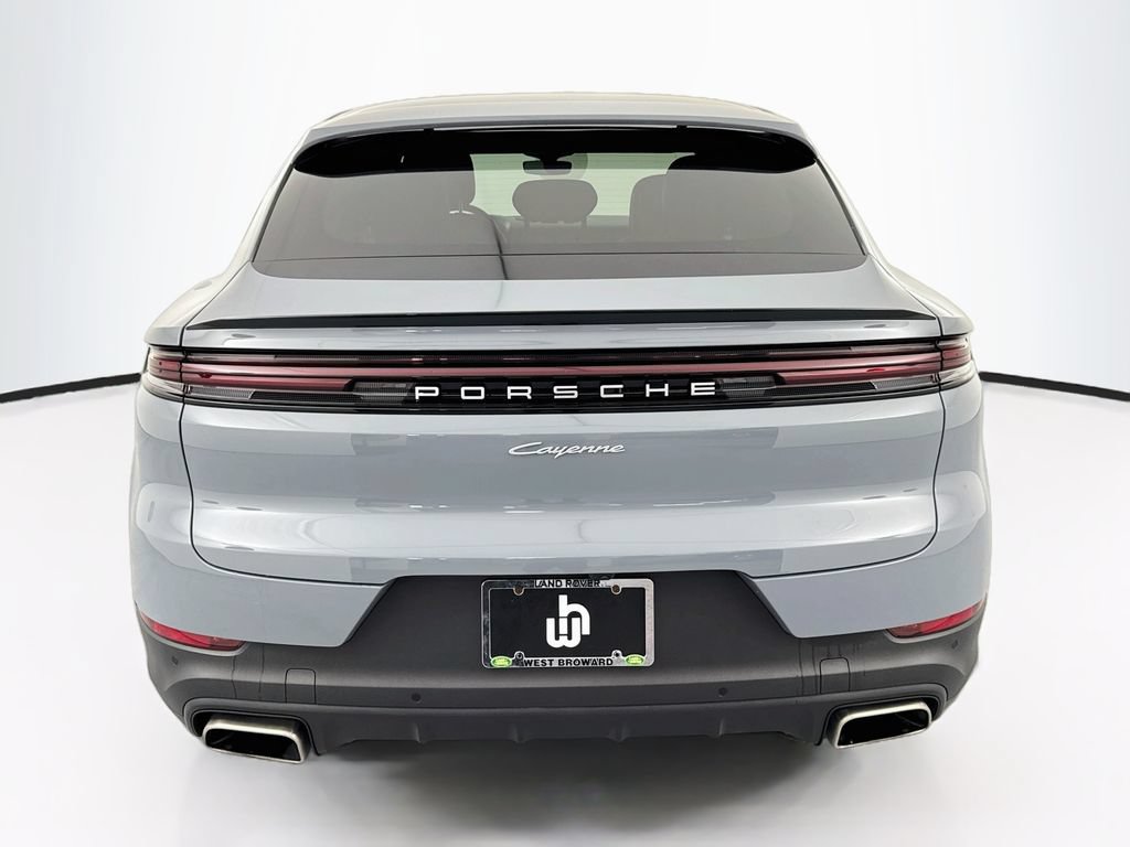 Used 2024 Porsche Cayenne Coupe AWD/4WD image 6