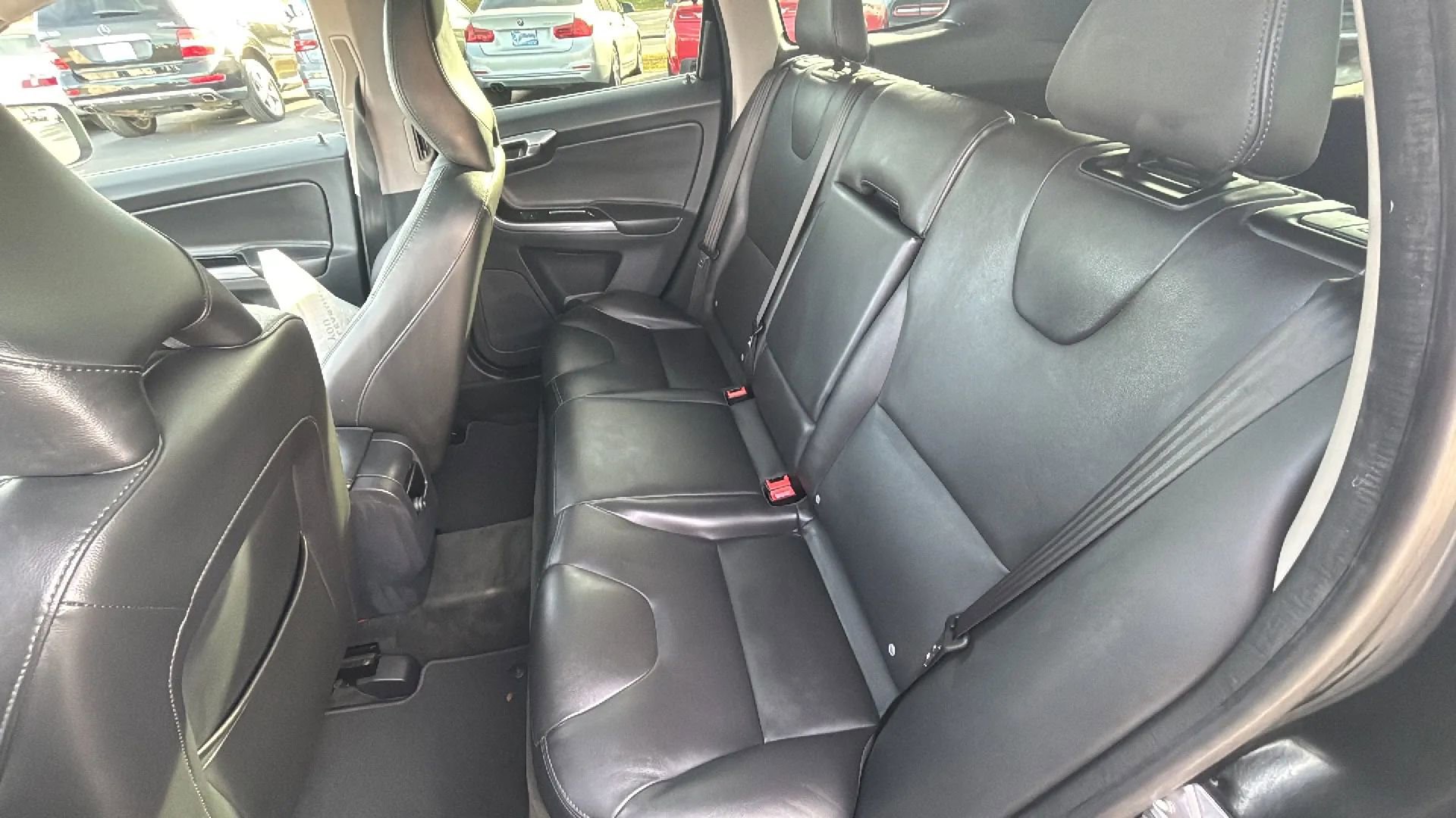 Used 2016 Volvo XC60 T6 Platinum image 27