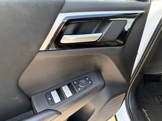 Used 2023 Mitsubishi Outlander ES FWD image 21
