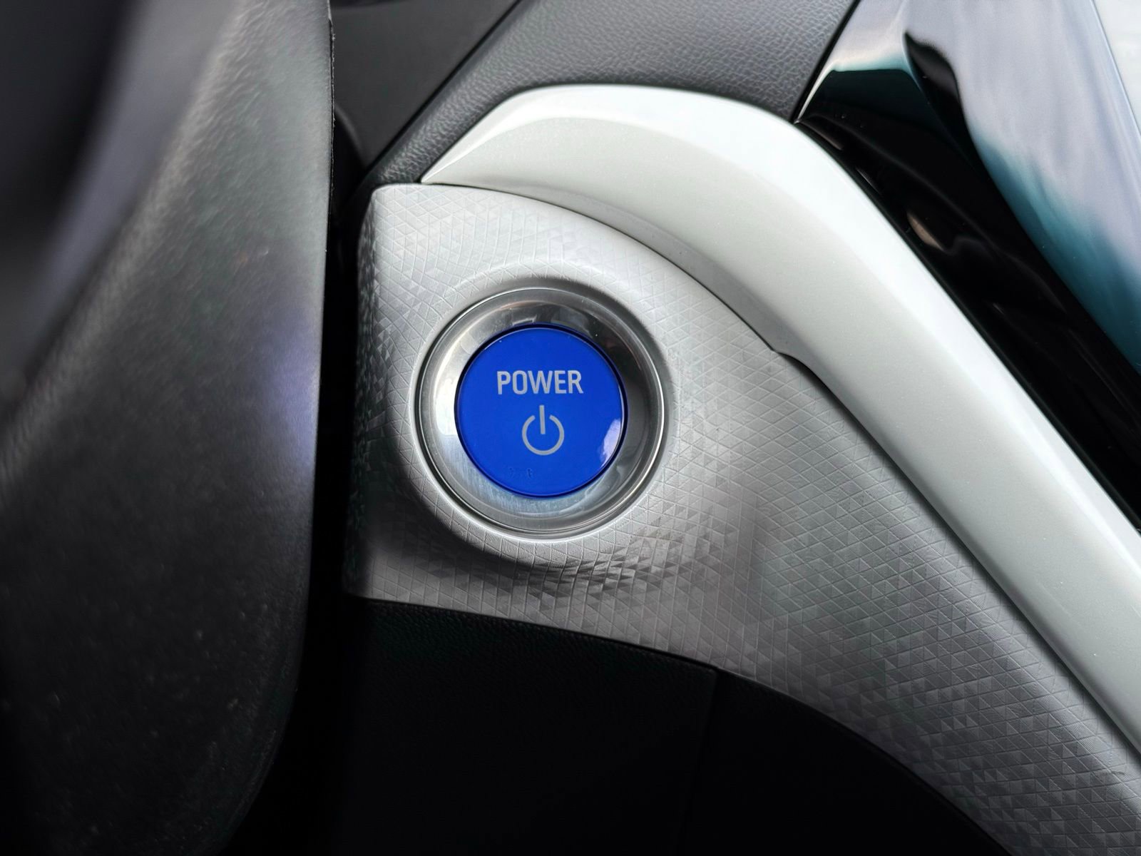 Used 2018 Chevrolet Bolt LT FWD image 31