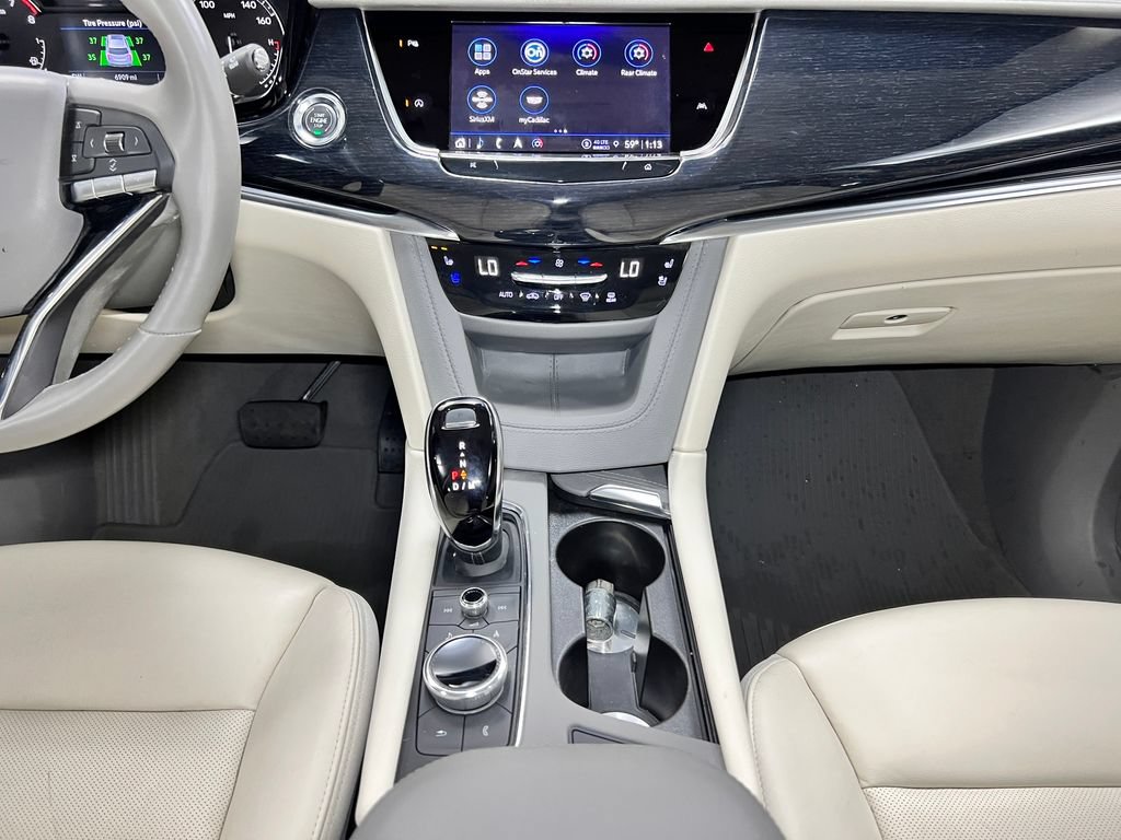 Used 2025 Cadillac XT6 Premium Luxury FWD image 4