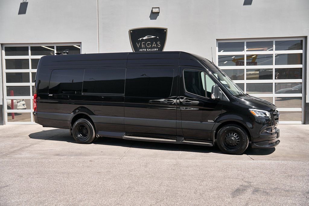 Used 2024 Mercedes-Benz Sprinter 3500 w/ Parking Package image 10