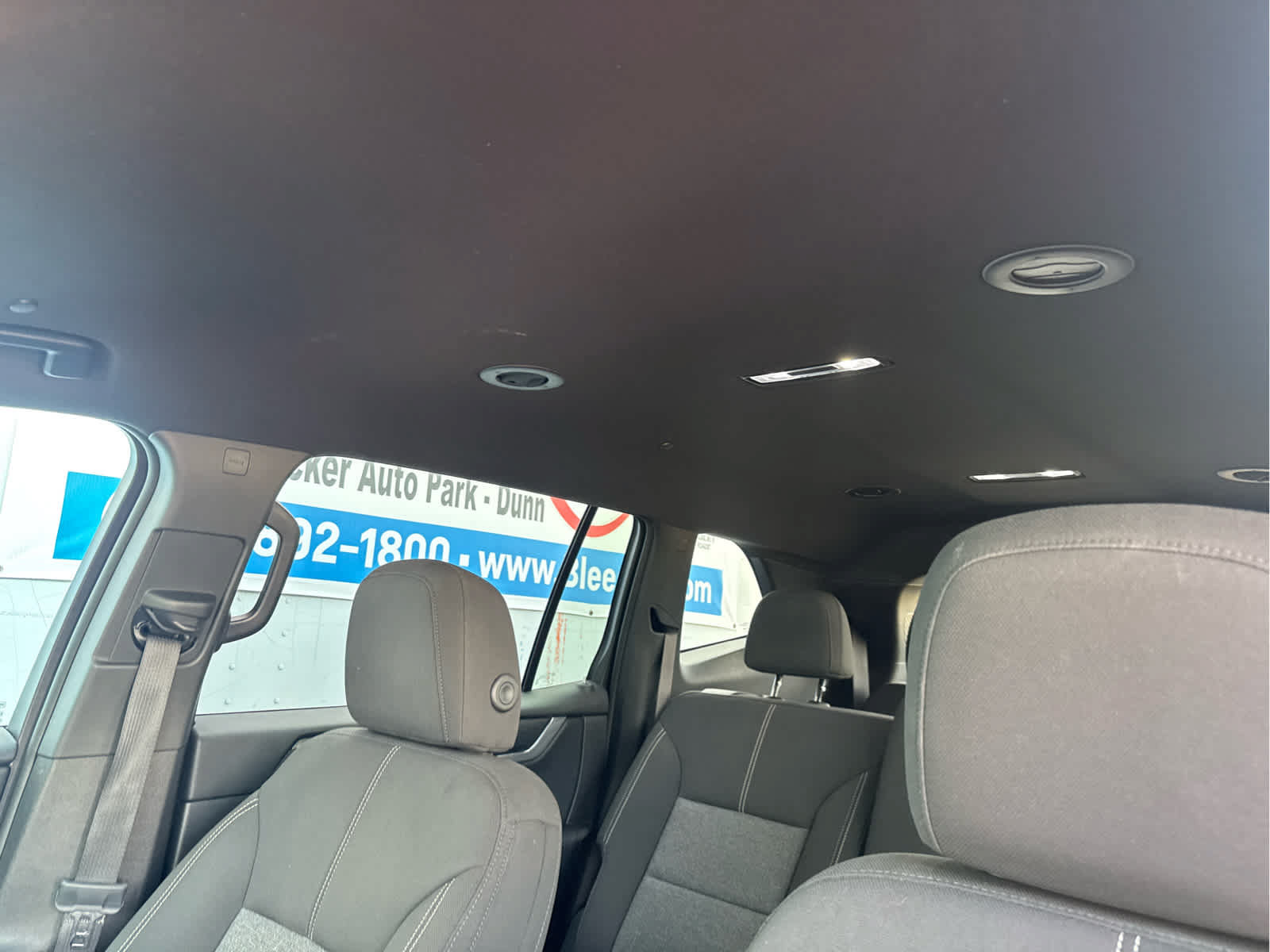 Used 2025 GMC Acadia Elevation FWD image 32