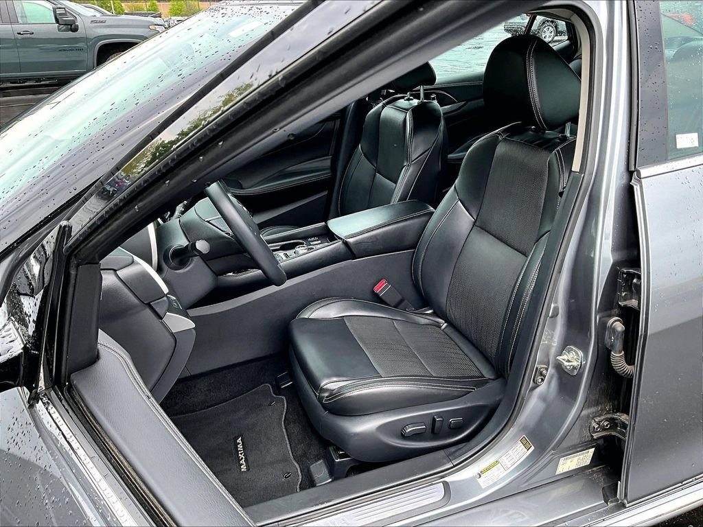 Used 2019 Nissan Maxima 3.5 SV w/ Floor Mat Group FWD image 10