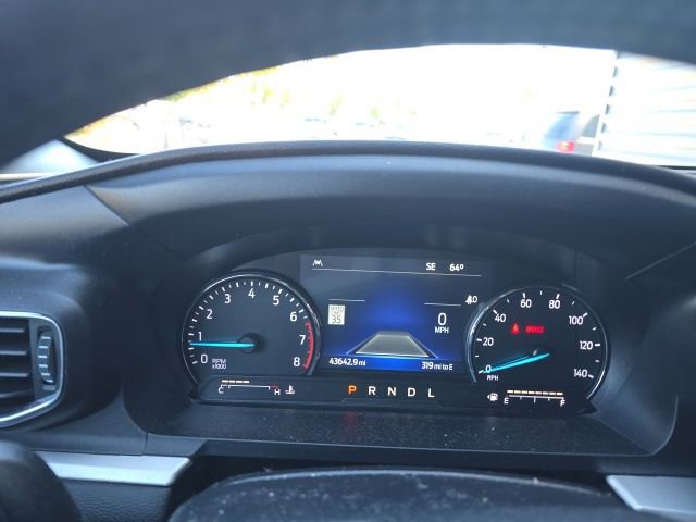 Used 2022 Ford Explorer XLT w/ Equipment Group 202A image 10