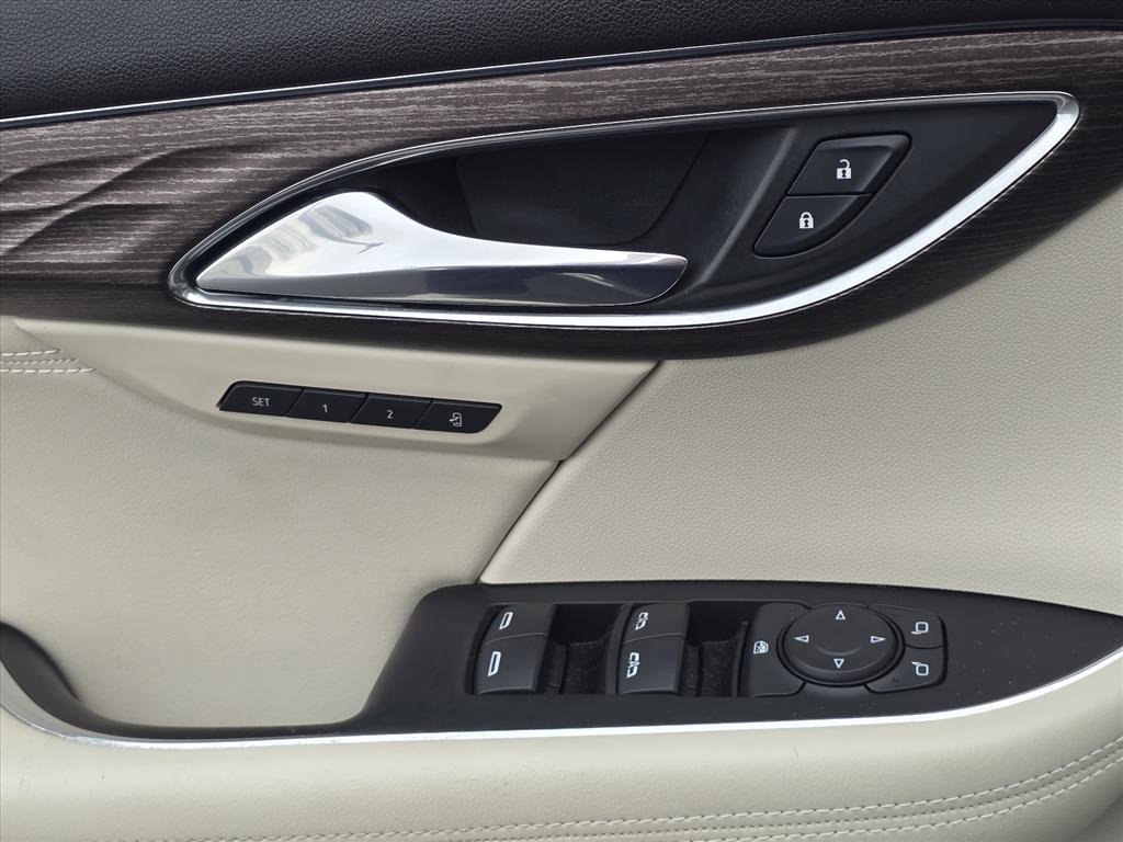 Used 2022 Buick Envision Avenir w/ Technology Package II image 14