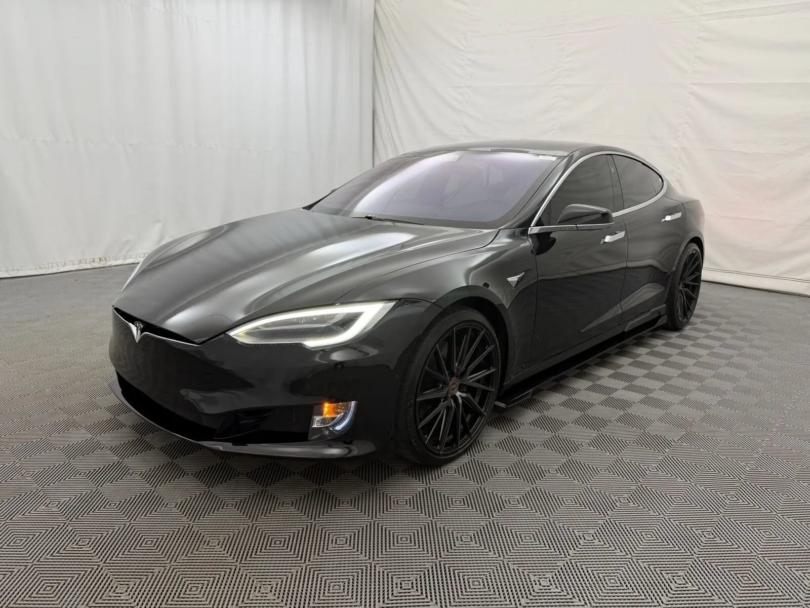 Used 2020 Tesla Model S Performance AWD/4WD image 2
