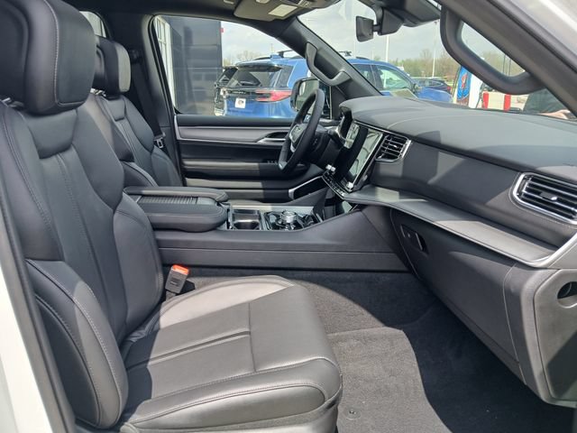 New 2026 Jeep Grand Wagoneer Limited AWD/4WD image 25
