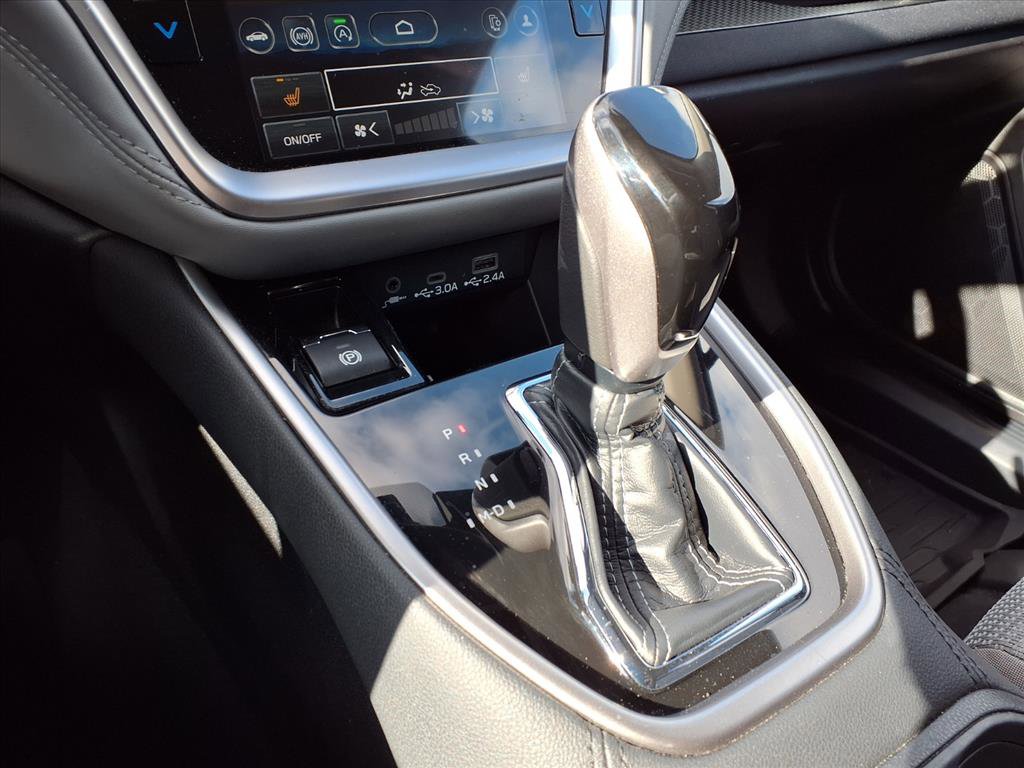 Used 2025 Subaru Outback Premium w/ Popular Package #1A image 7