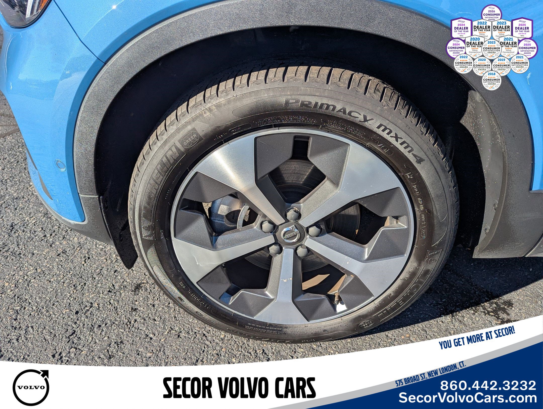 Certified 2023 Volvo XC40 B5 Plus w/ Driver Assist Package image 26