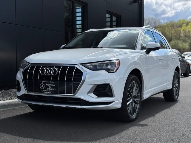 Used 2022 Audi Q3 2.0T Premium w/ Convenience Package AWD/4WD image 2