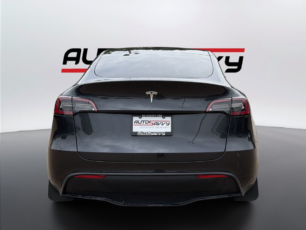 Used 2024 Tesla Model Y 2WD image 6