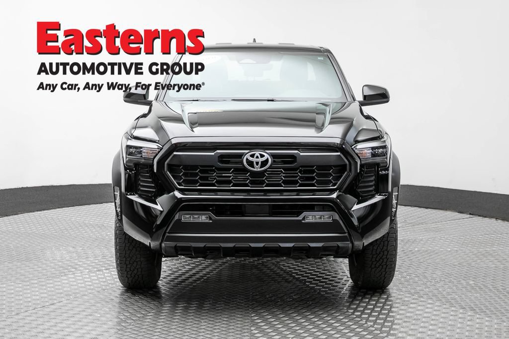Used 2025 Toyota Tacoma TRD Off-Road AWD/4WD image 2