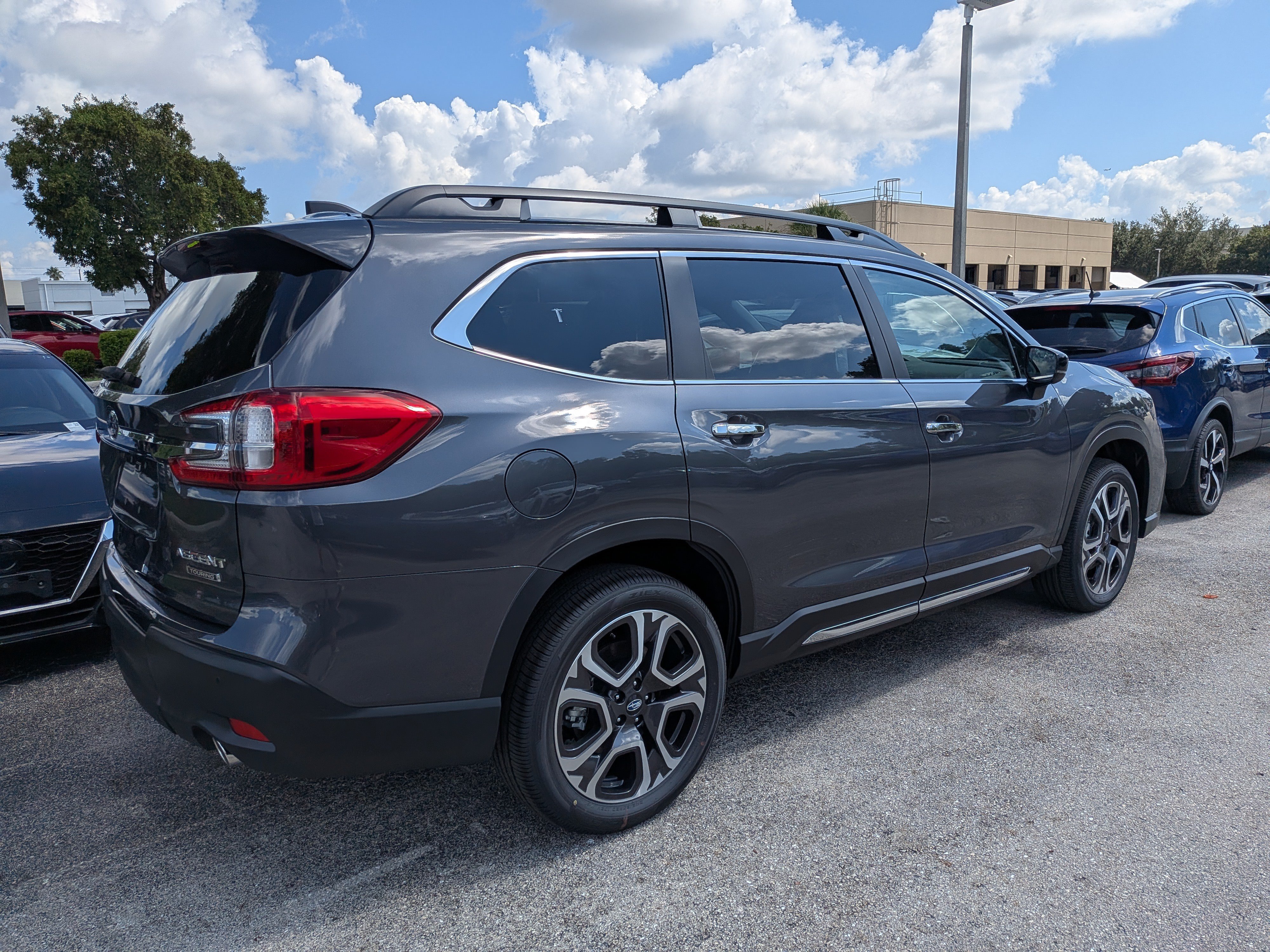 New 2026 Subaru Ascent Limited AWD/4WD image 4