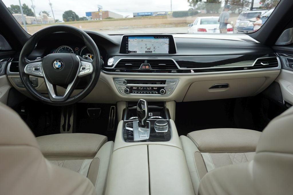 Used 2016 BMW 750i xDrive AWD/4WD image 35