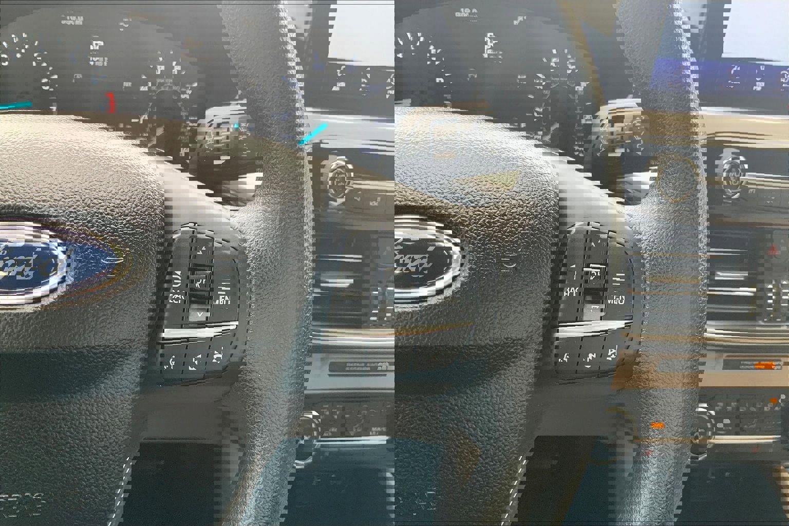 Used 2020 Ford Escape SE image 18