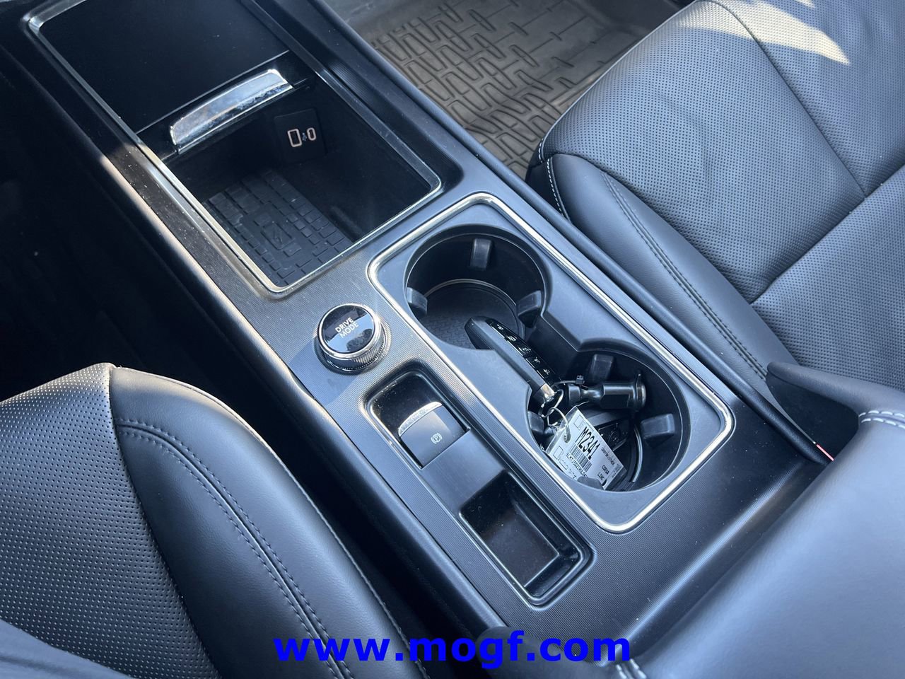 Used 2024 Lincoln Corsair Grand Touring w/ Equipment Group 302A AWD/4WD image 11