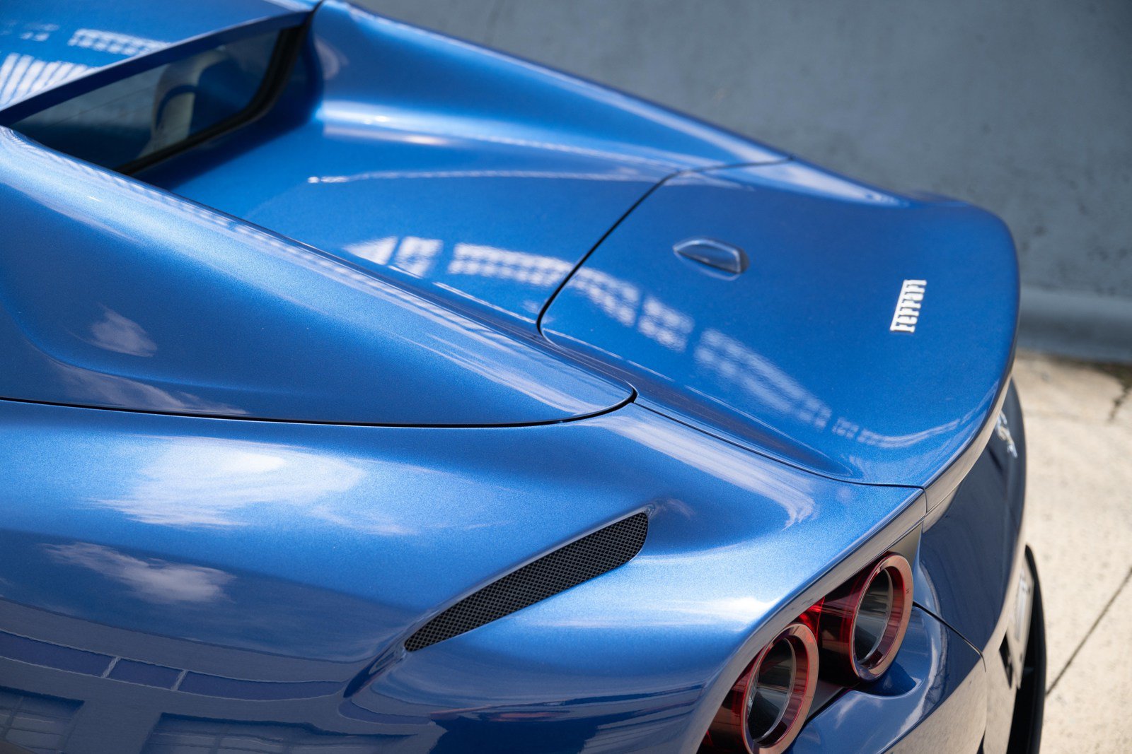 Used 2021 Ferrari 812 GTS RWD image 23
