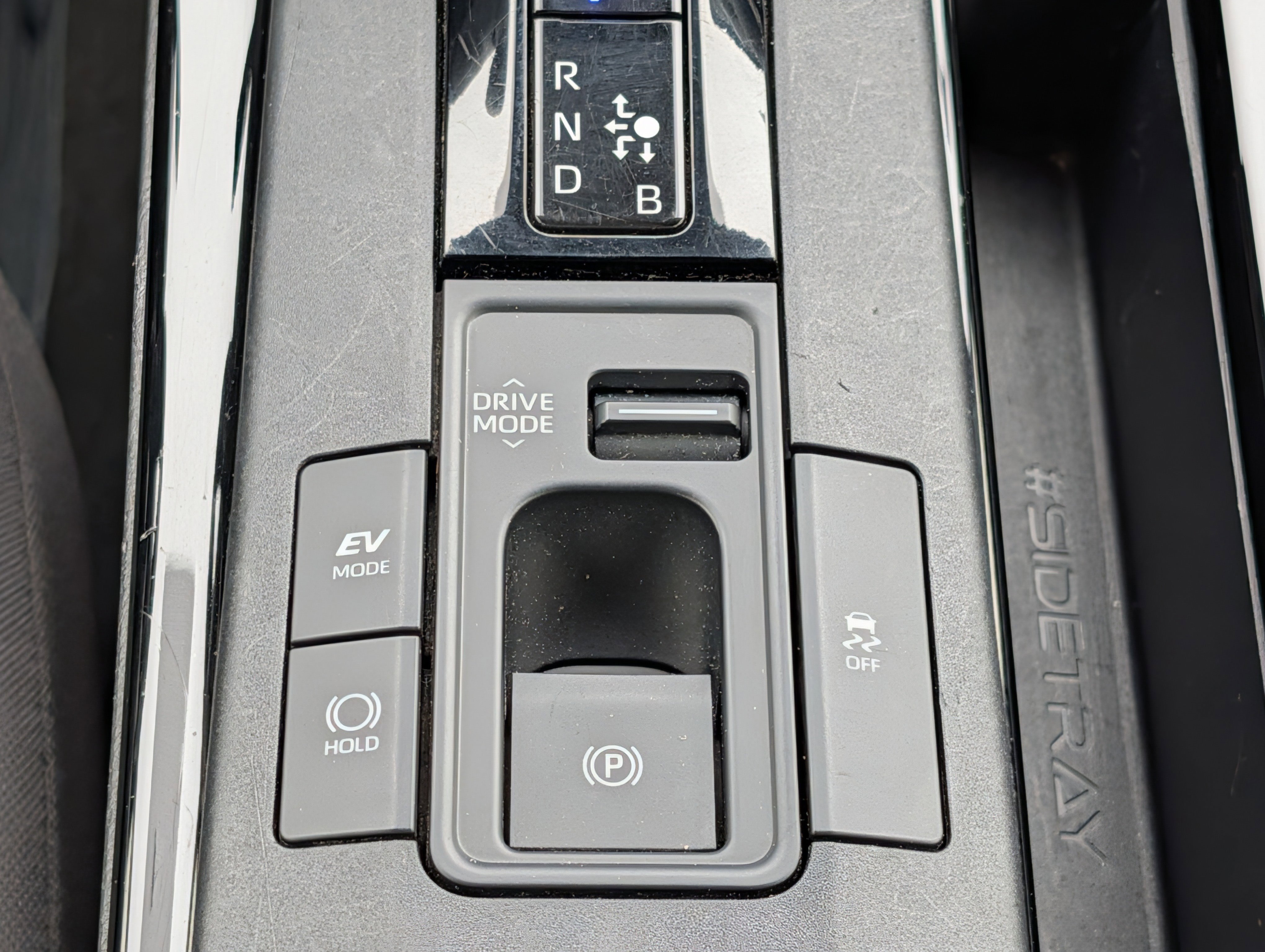 Used 2023 Toyota Prius LE FWD image 29