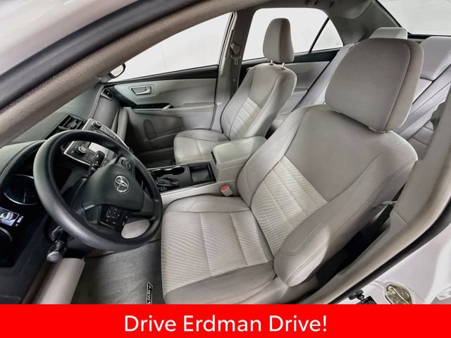 Used 2017 Toyota Camry LE FWD image 5