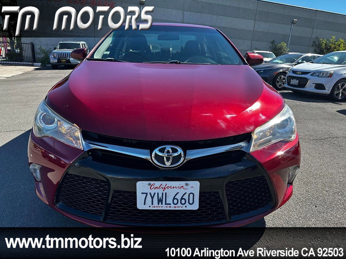 Used 2017 Toyota Camry SE image 2